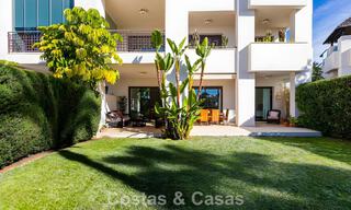 Ruim, instapklaar appartement te koop met grote tuin en zeezicht in een gated community in Benahavis - Marbella 777954 