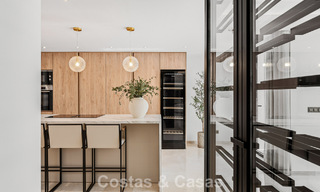 Prestigieus gerenoveerde luxevilla in traditionele stijl te koop in een rustige woonwijk van Nueva Andalucia, Marbella 778146 