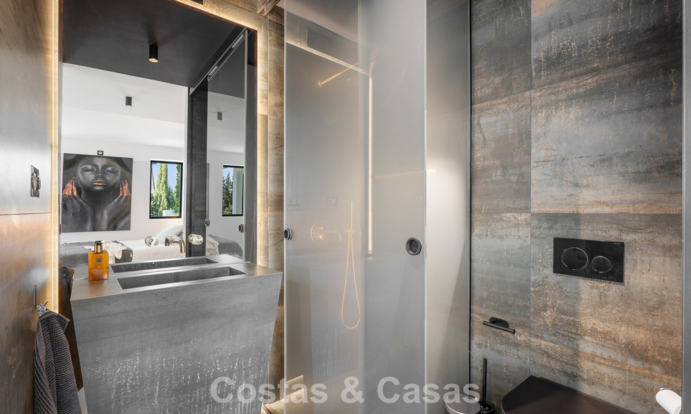 Modern gerenoveerd penthouse te koop in Nueva Andalucia’s golfvallei, Marbella 778040