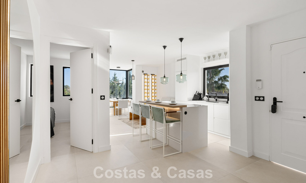 Modern gerenoveerd penthouse te koop in Nueva Andalucia’s golfvallei, Marbella 778042