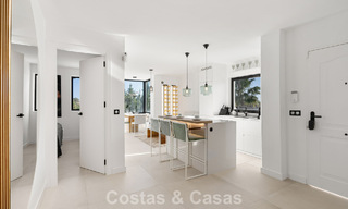 Modern gerenoveerd penthouse te koop in Nueva Andalucia’s golfvallei, Marbella 778042 