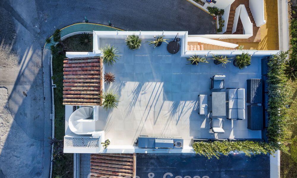 Modern gerenoveerd penthouse te koop in Nueva Andalucia’s golfvallei, Marbella 778044