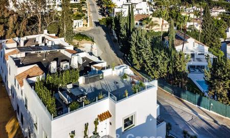 Modern gerenoveerd penthouse te koop in Nueva Andalucia’s golfvallei, Marbella 778049