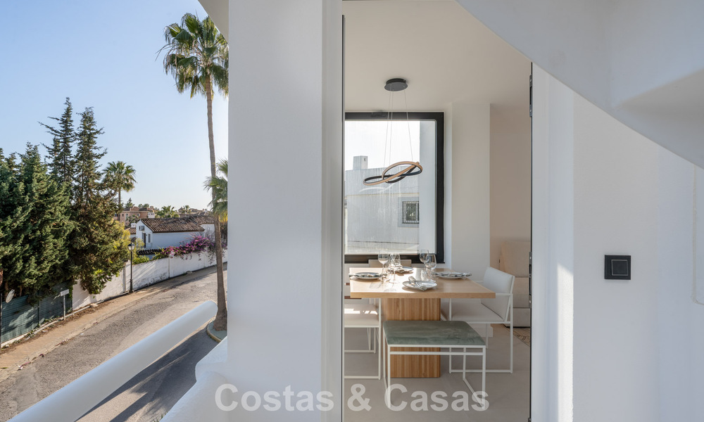 Modern gerenoveerd penthouse te koop in Nueva Andalucia’s golfvallei, Marbella 778052