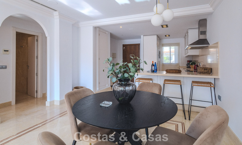 Prachtig appartement met ruim terras te koop in een luxueus complex in Nueva Andalucia, Marbella 778109