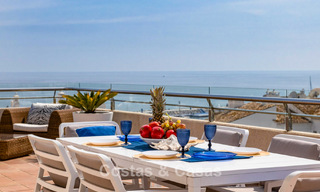 Penthouse met panoramisch zeezicht te koop op een steenworp van alle voorzieningen en het strand in Puerto Banus, Marbella 778094 