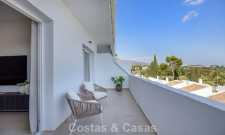 Gerenoveerd penthouse te koop in een populaire Aloha golfurbanisatie in het hartje van Nueva Andalucia, Marbella 778077 