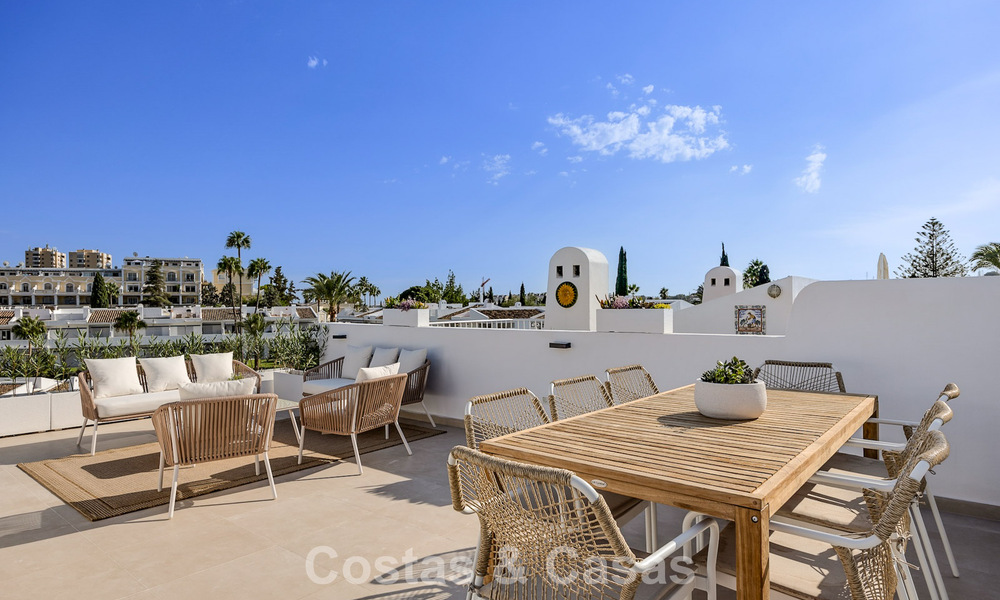 Gerenoveerd penthouse te koop in een populaire Aloha golfurbanisatie in het hartje van Nueva Andalucia, Marbella 778088