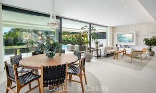 Modernistische luxevilla met zeezicht te koop in een geprivilegieerde villawijk in Nueva Andalucia, Marbella 778304 