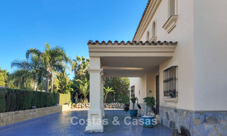 Mediterrane villa met zicht op de groene fairways te koop in een golfomgeving van Nueva Andalucia’s vallei, Marbella 778171 