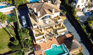 Mediterrane villa met zicht op de groene fairways te koop in een golfomgeving van Nueva Andalucia’s vallei, Marbella 778187 