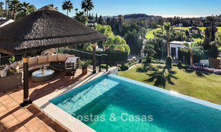Mediterrane villa met zicht op de groene fairways te koop in een golfomgeving van Nueva Andalucia’s vallei, Marbella 778197 