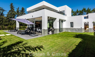 Moderne vrijstaande villa met 4 slaapkamers te koop beachside op de New Golden Mile tussen Marbella en Estepona 778228 