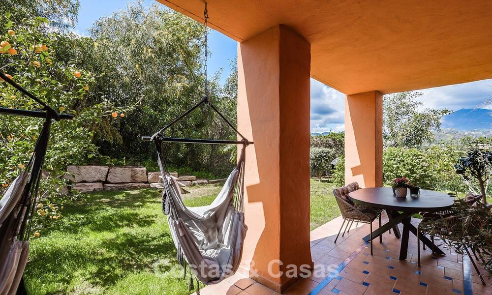 Volledig gerenoveerd 3-slaapkamer tuinappartement te koop in een luxueus complex in Marbella - Benahavis 778521