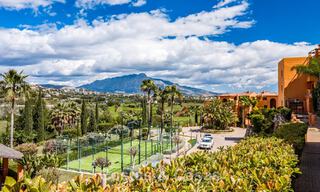 Volledig gerenoveerd 3-slaapkamer tuinappartement te koop in een luxueus complex in Marbella - Benahavis 778527 