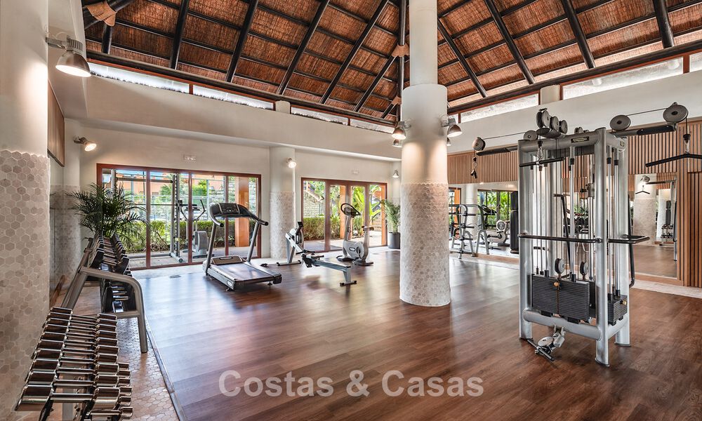 Volledig gerenoveerd 3-slaapkamer tuinappartement te koop in een luxueus complex in Marbella - Benahavis 778532