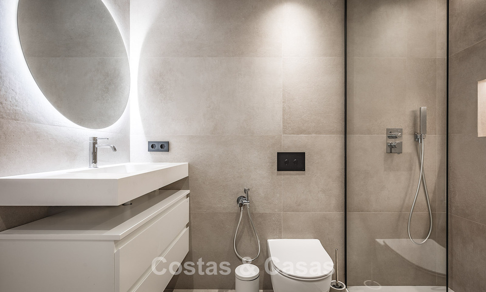 Volledig gerenoveerd 3-slaapkamer tuinappartement te koop in een luxueus complex in Marbella - Benahavis 778534