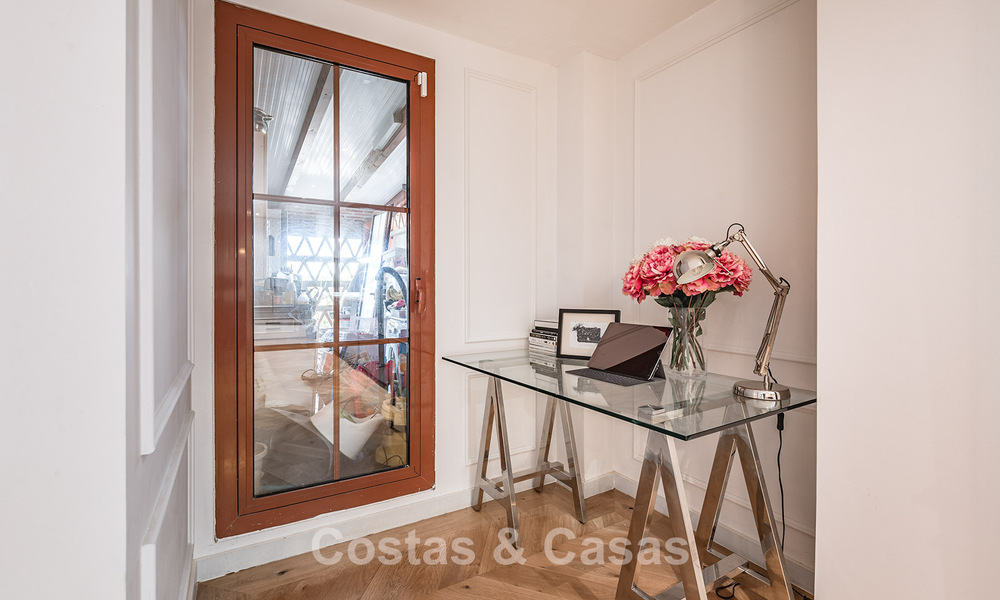 Volledig gerenoveerd 3-slaapkamer tuinappartement te koop in een luxueus complex in Marbella - Benahavis 778539