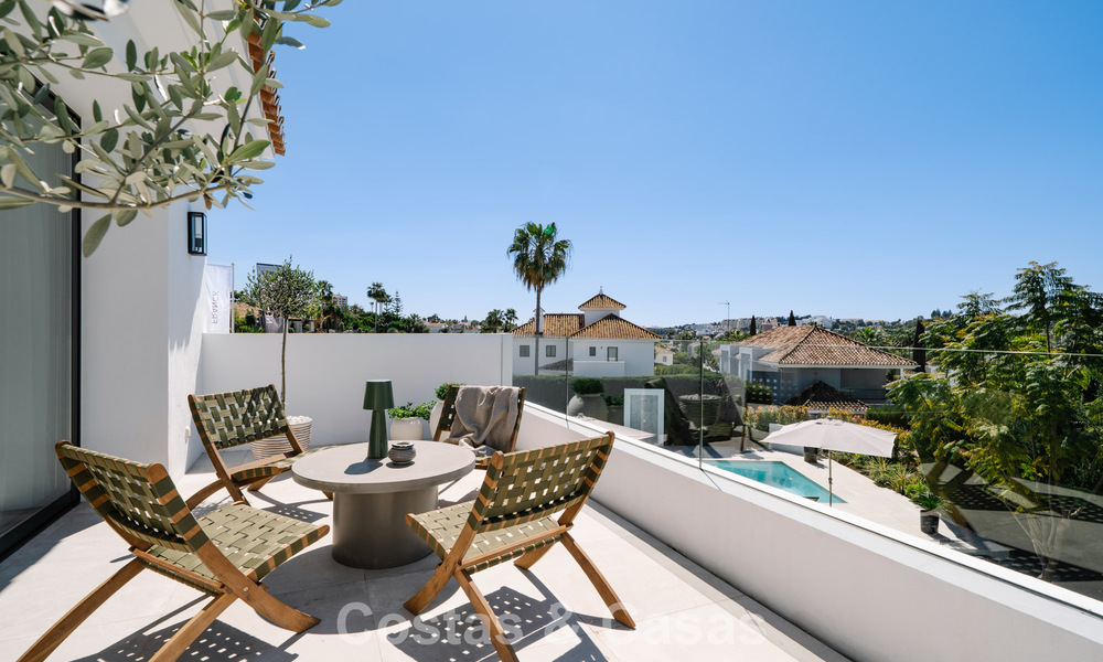 Gerenoveerde villa te koop in een moderne, Andalusische bouwstijl in Nueva Andalucia, Marbella 778545