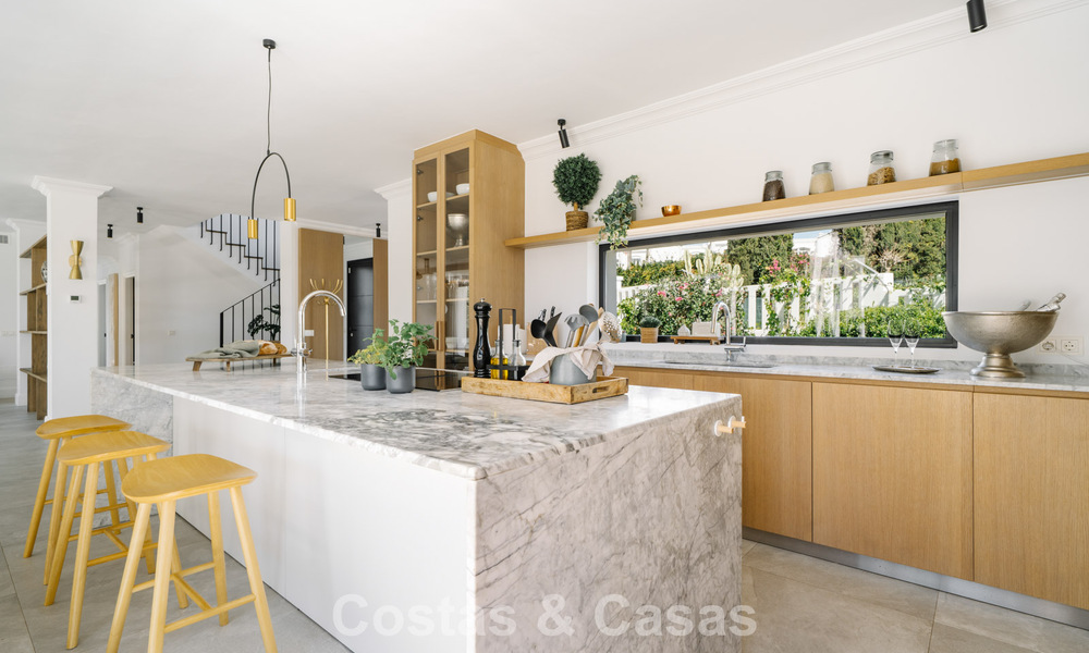 Gerenoveerde villa te koop in een moderne, Andalusische bouwstijl in Nueva Andalucia, Marbella 778571