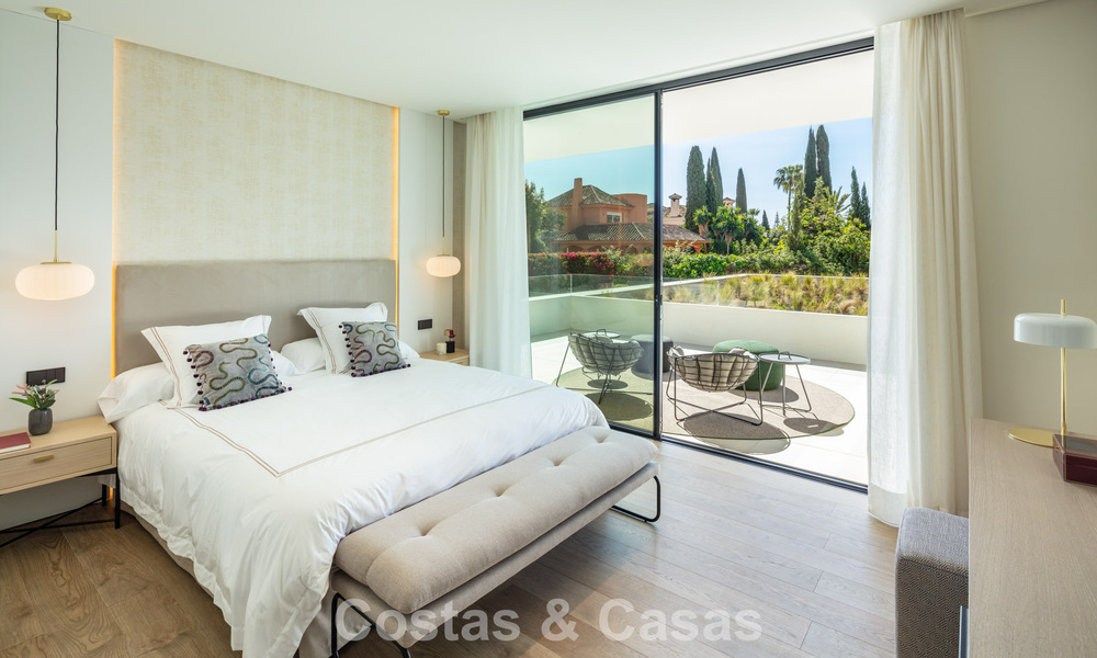 Strak ontworpen luxevilla te koop omgeven door golfbanen in Nueva Andalucia’s vallei, Marbella 778791