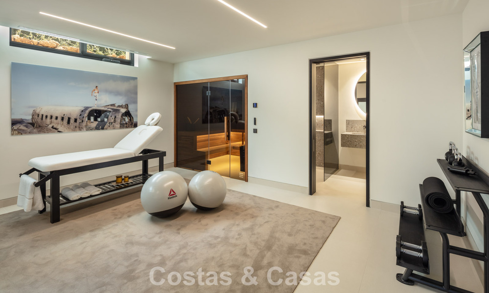 Strak ontworpen luxevilla te koop omgeven door golfbanen in Nueva Andalucia’s vallei, Marbella 778794
