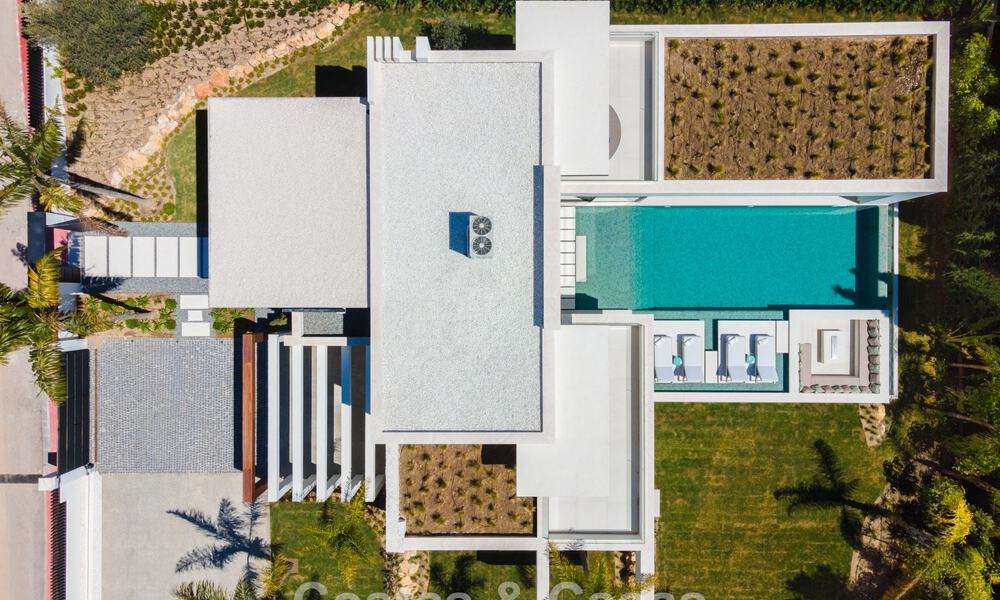 Strak ontworpen luxevilla te koop omgeven door golfbanen in Nueva Andalucia’s vallei, Marbella 778803