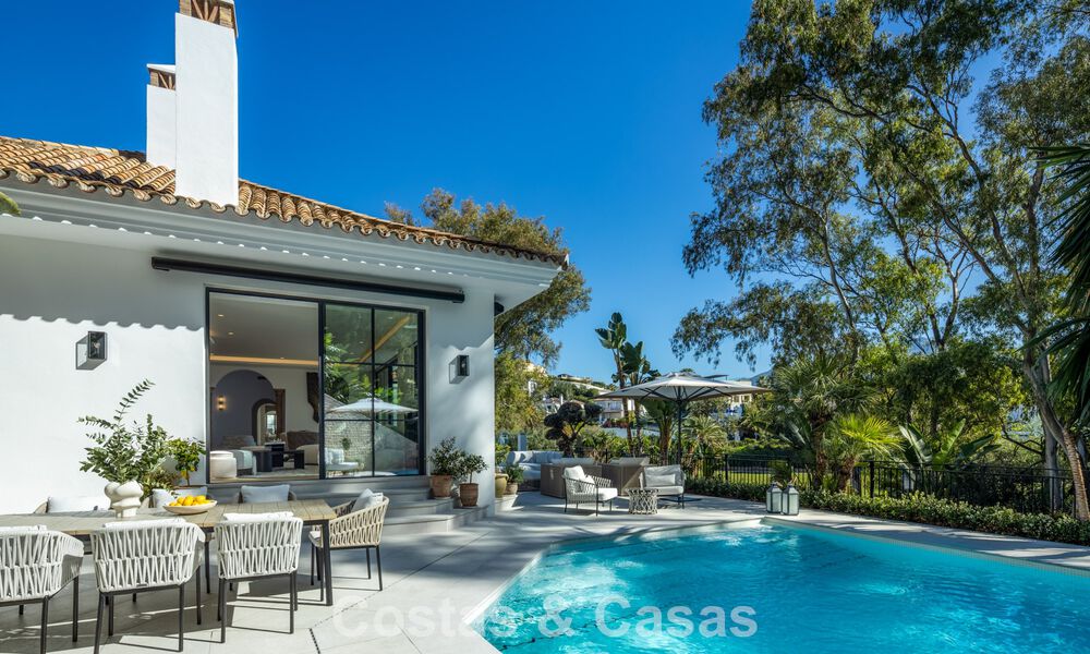 Schitterende luxevilla te koop in een eigentijdse, mediterrane architectuur in een golfresort, Marbella - Benahavis 778435