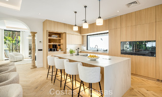 Schitterende luxevilla te koop in een eigentijdse, mediterrane architectuur in een golfresort, Marbella - Benahavis 778439 