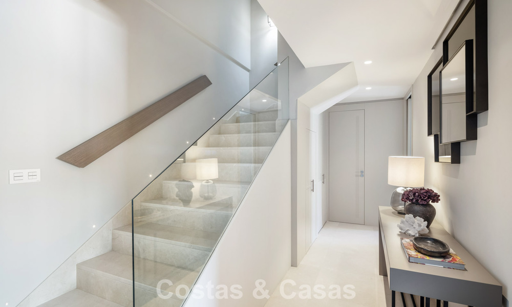 Prachtig gerenoveerd duplex penthouse te koop in een exclusief complex op de prestigieuze Golden Mile van Marbella 778627