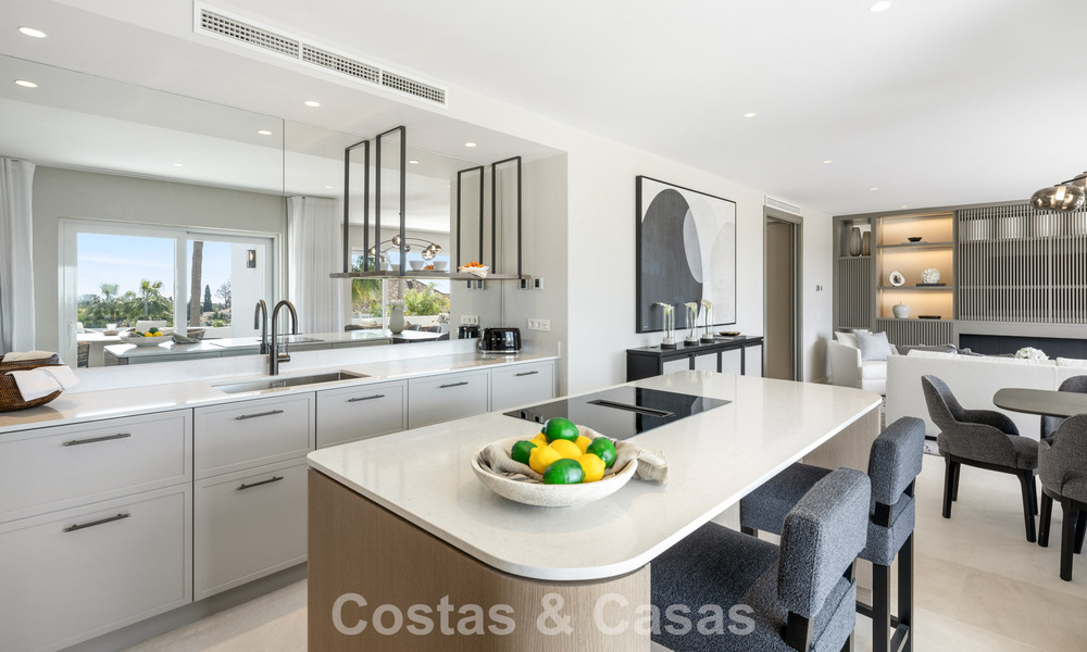 Prachtig gerenoveerd duplex penthouse te koop in een exclusief complex op de prestigieuze Golden Mile van Marbella 778640