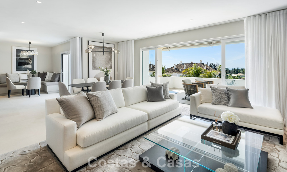 Eersteklas gerenoveerd duplex penthouse te koop in een gated luxe complex op de geprefereerde Golden Mile van Marbella 778661