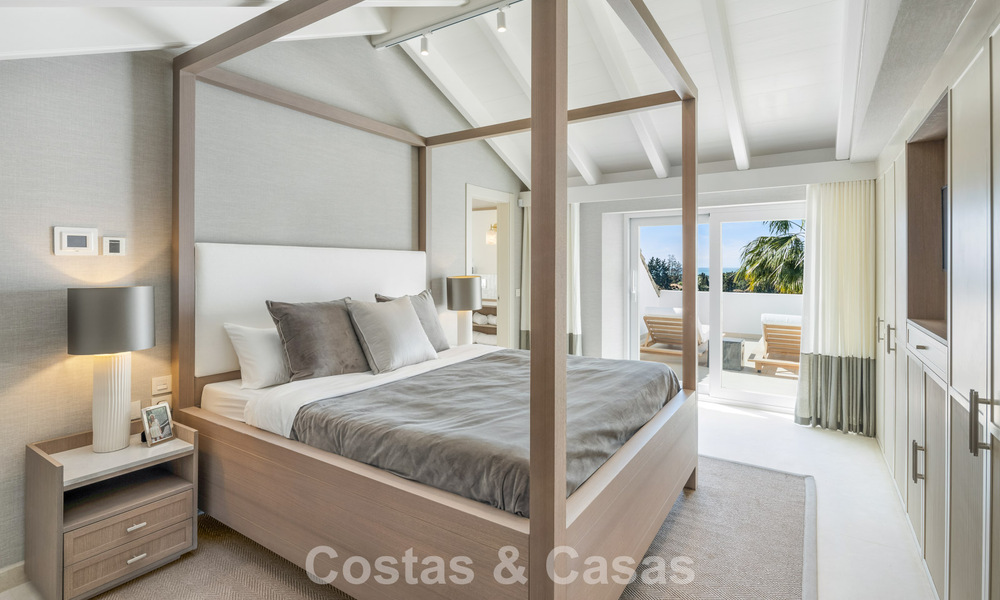 Eersteklas gerenoveerd duplex penthouse te koop in een gated luxe complex op de geprefereerde Golden Mile van Marbella 778664