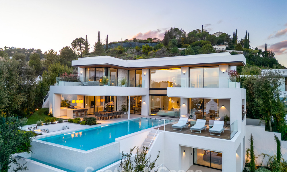 Gesofisticeerde, nieuwe luxevilla met panoramisch zeezicht te koop in een gated community van La Quinta, Marbella - Benahavis 778719