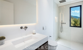 Gesofisticeerde, nieuwe luxevilla met panoramisch zeezicht te koop in een gated community van La Quinta, Marbella - Benahavis 800526 