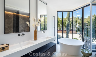 Gesofisticeerde, nieuwe luxevilla met panoramisch zeezicht te koop in een gated community van La Quinta, Marbella - Benahavis 800530 