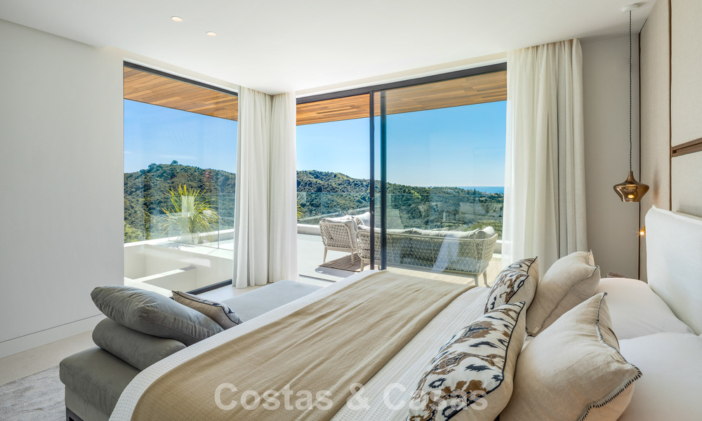 Gesofisticeerde, nieuwe luxevilla met panoramisch zeezicht te koop in een gated community van La Quinta, Marbella - Benahavis 800532