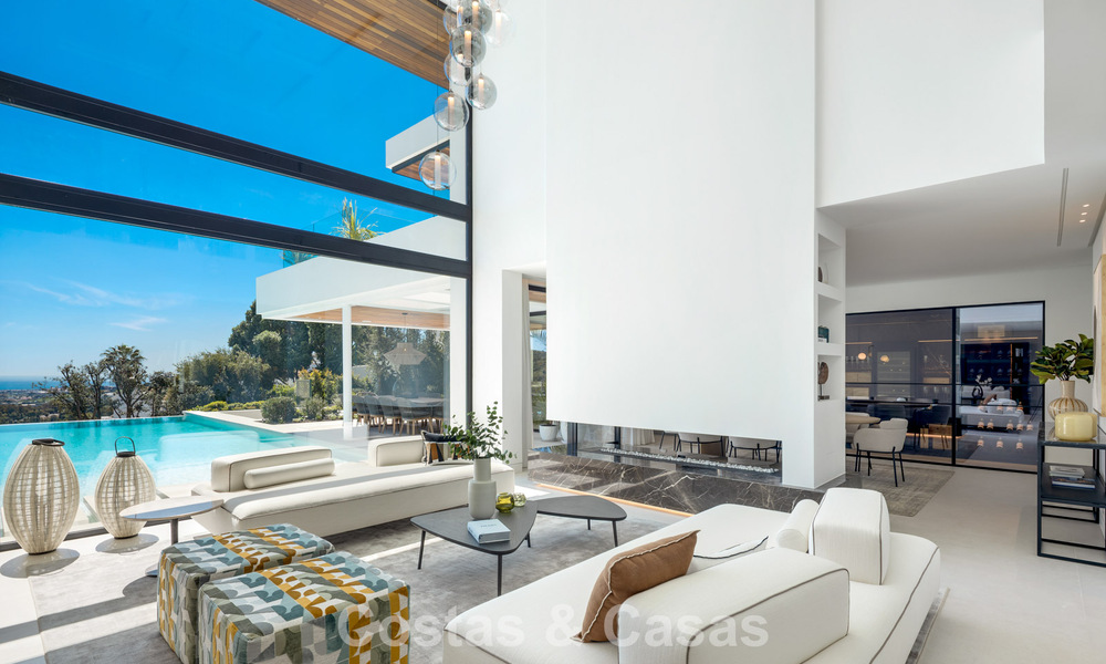 Gesofisticeerde, nieuwe luxevilla met panoramisch zeezicht te koop in een gated community van La Quinta, Marbella - Benahavis 800542