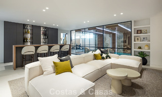 Gesofisticeerde, nieuwe luxevilla met panoramisch zeezicht te koop in een gated community van La Quinta, Marbella - Benahavis 800544 