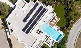 Gesofisticeerde, nieuwe luxevilla met panoramisch zeezicht te koop in een gated community van La Quinta, Marbella - Benahavis 800548 