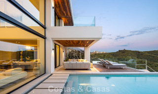 Gesofisticeerde, nieuwe luxevilla met panoramisch zeezicht te koop in een gated community van La Quinta, Marbella - Benahavis 800551 