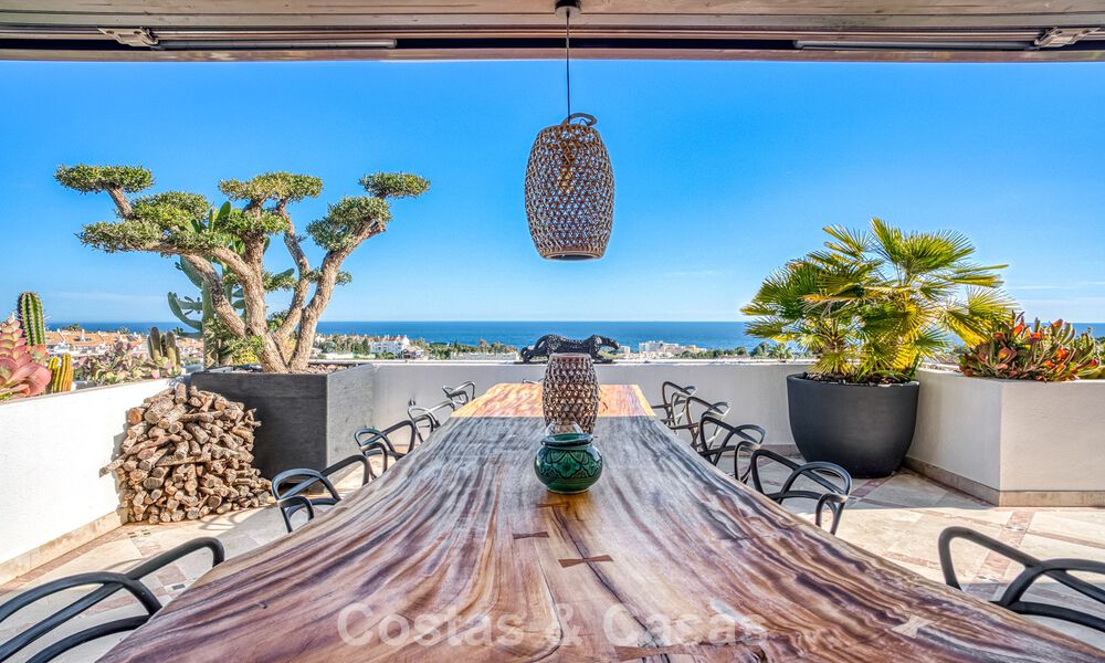 Luxe penthouse met zeezicht te koop in een gesloten gemeenschap aan Marbella's begeerde Golden Mile 778582