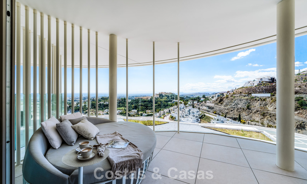 Prestigieus 3-slaapkamer appartement te koop met formidabel uitzicht op zee, golf en bergen in La Quinta, Marbella - Benahavis 778729