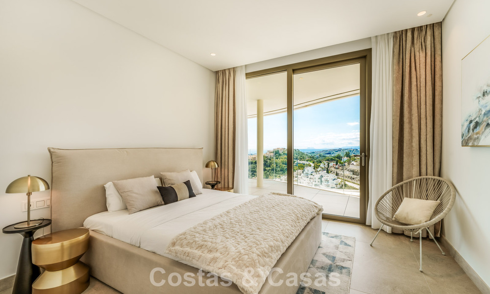 Prestigieus 3-slaapkamer appartement te koop met formidabel uitzicht op zee, golf en bergen in La Quinta, Marbella - Benahavis 778731