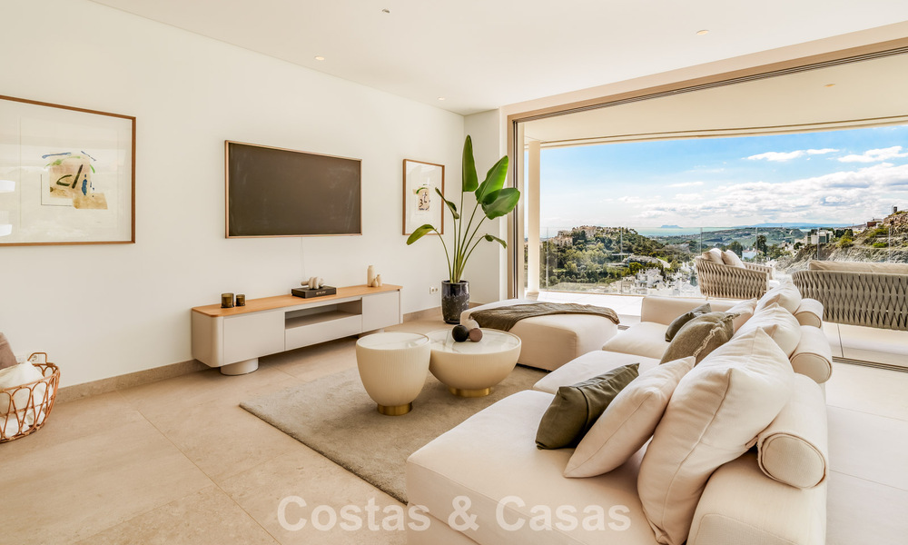 Prestigieus 3-slaapkamer appartement te koop met formidabel uitzicht op zee, golf en bergen in La Quinta, Marbella - Benahavis 778738