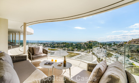 Prestigieus 3-slaapkamer appartement te koop met formidabel uitzicht op zee, golf en bergen in La Quinta, Marbella - Benahavis 778739