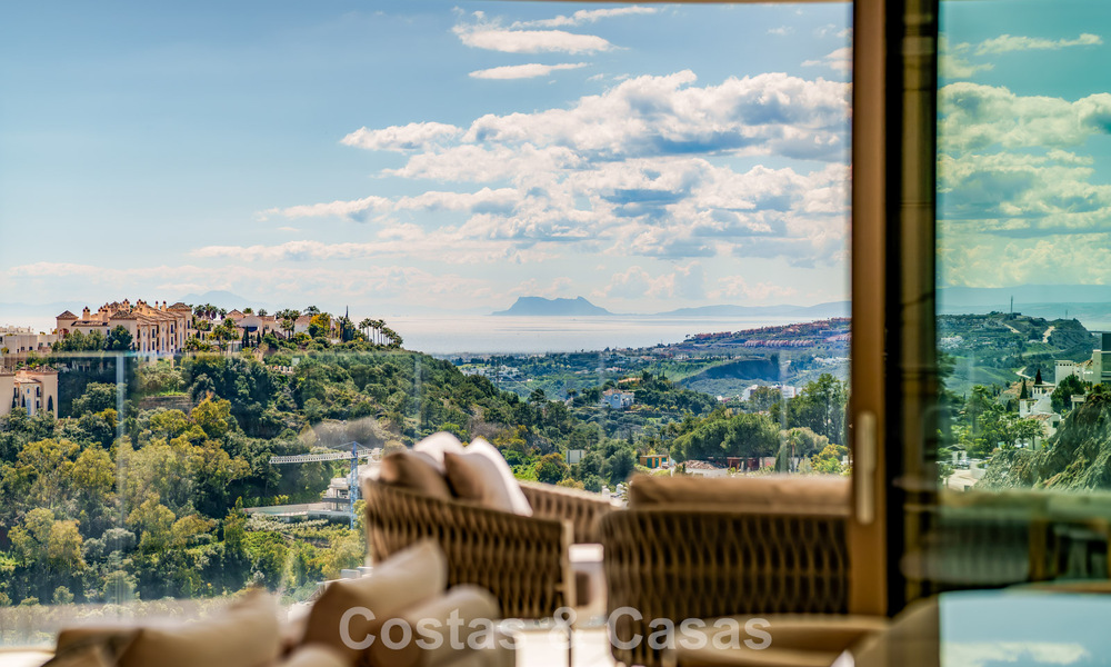 Prestigieus 3-slaapkamer appartement te koop met formidabel uitzicht op zee, golf en bergen in La Quinta, Marbella - Benahavis 778743