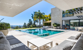 Instapklare, moderne villa te koop, grenzend aan de golfbaan in een begeerde villawijk van Marbella - Benahavis 778716 