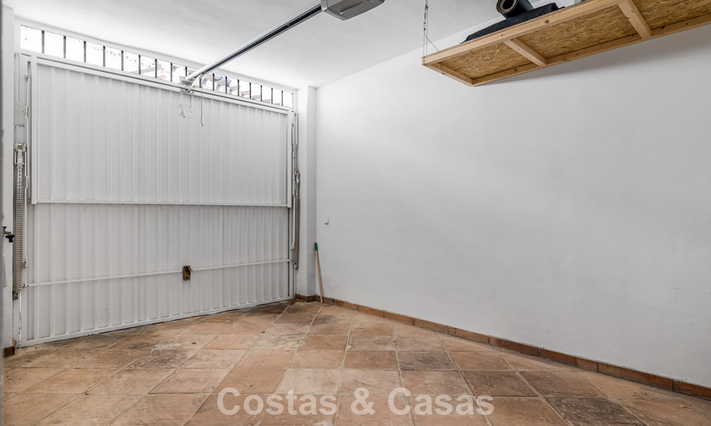 Ruim rijhuis te koop met zeezicht in een omheinde urbanisatie in de heuvels van Marbella - Benahavis 778925