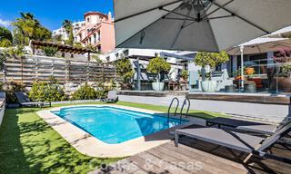 Ruim rijhuis te koop met zeezicht in een omheinde urbanisatie in de heuvels van Marbella - Benahavis 778940 